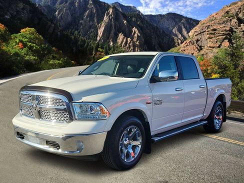 Used 2017 RAM 1500 Laramie w/ Convenience Group AWD/4WD image 5
