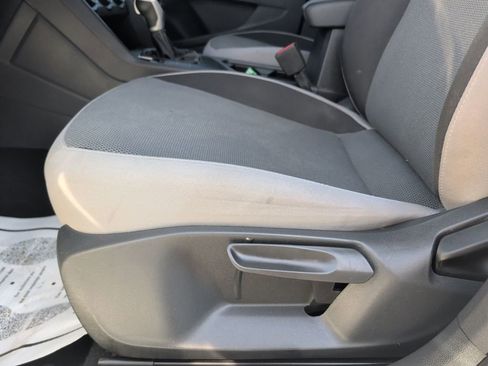 Used 2022 Volkswagen Taos S w/ IQ Drive S Package image 9