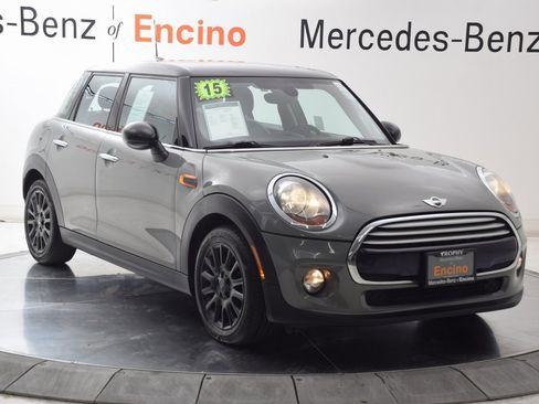 Used 2015 MINI Cooper 4-Door Hardtop image 8