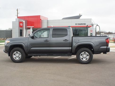 Used 2023 Toyota Tacoma SR image 11