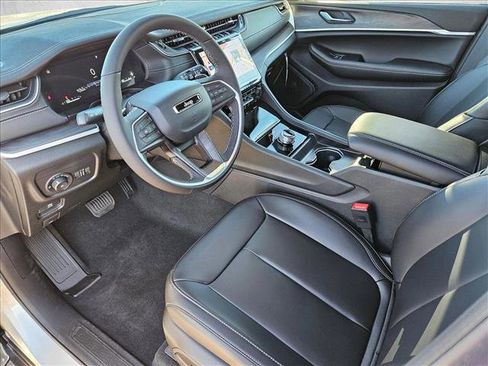 New 2025 Jeep Grand Cherokee Limited w/ Black Appearance Package image 3