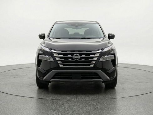 Used 2025 Nissan Rogue SV FWD image 2