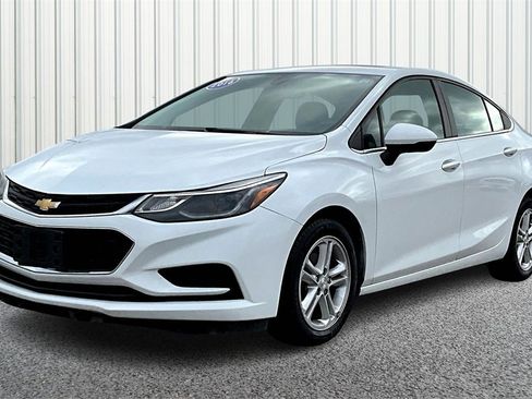 Used 2016 Chevrolet Cruze LT image 3