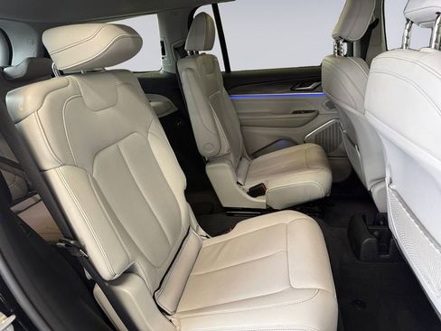 Used 2023 Jeep Grand Cherokee L Overland image 19