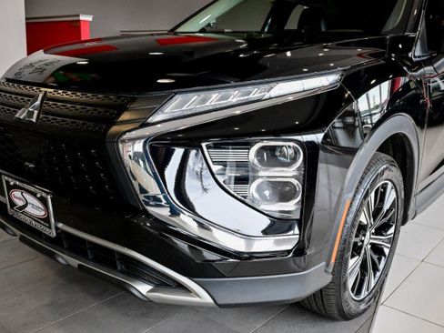 Used 2022 Mitsubishi Eclipse Cross SE image 9