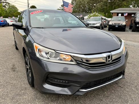 Used 2017 Honda Accord LX image 7