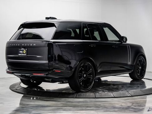 Used 2024 Land Rover Range Rover SE image 12