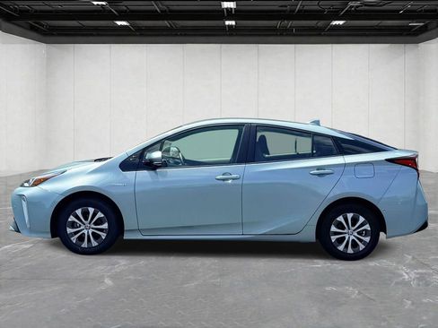 Used 2019 Toyota Prius XLE AWD/4WD image 5