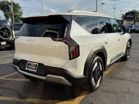 Used 2024 Kia EV9 Wind AWD/4WD image 11