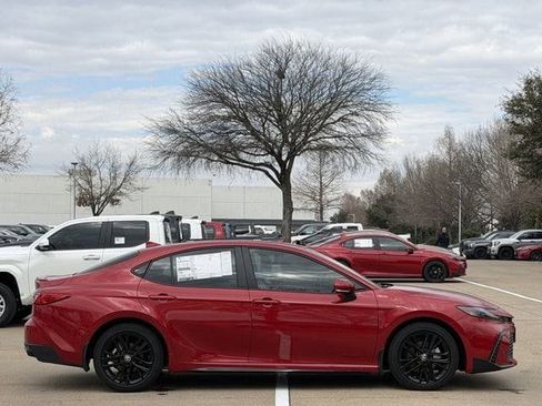 New 2026 Toyota Camry SE image 3