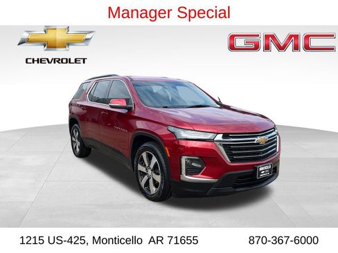 Used 2023 Chevrolet Traverse LT w/ LT Premium Package AWD/4WD image 1