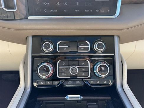 Used 2023 GMC Yukon XL Denali w/ Denali Reserve Package image 18