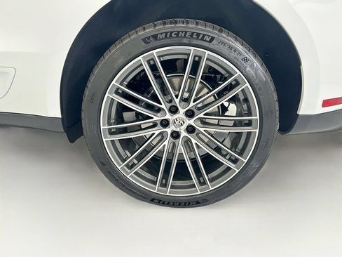 Used 2026 Porsche Macan AWD/4WD image 31