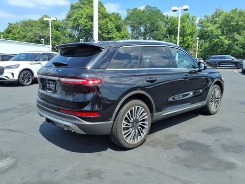 Used 2022 Lincoln Corsair Reserve w/ Towing Package AWD/4WD image 7