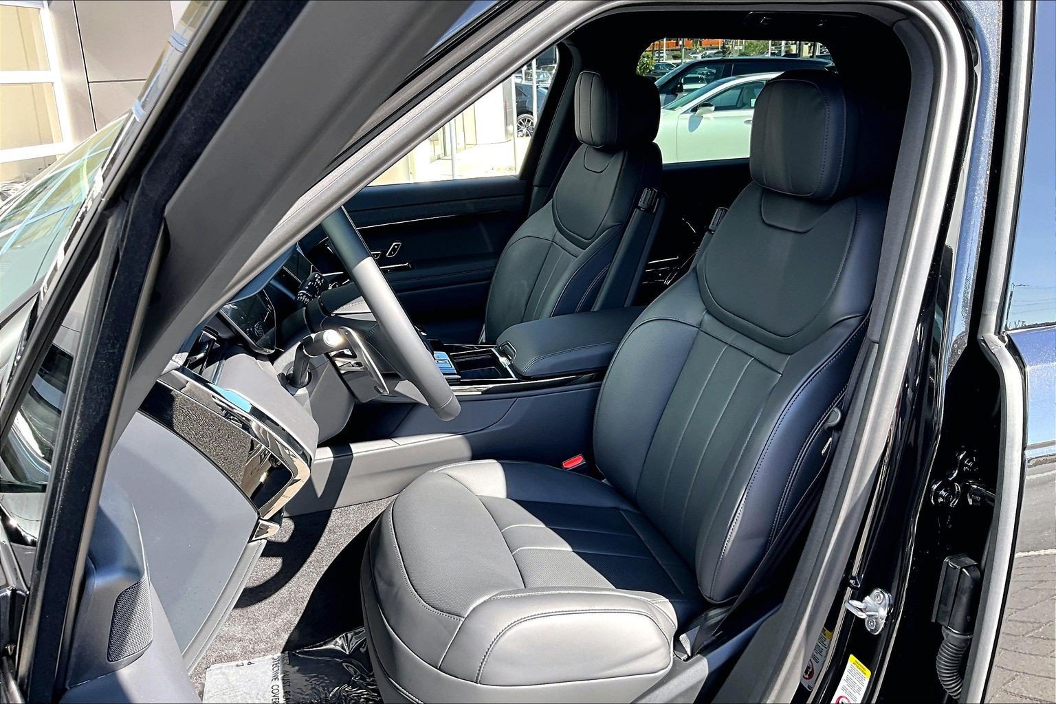 New 2026 Land Rover Range Rover Sport Dynamic SE AWD/4WD image 9