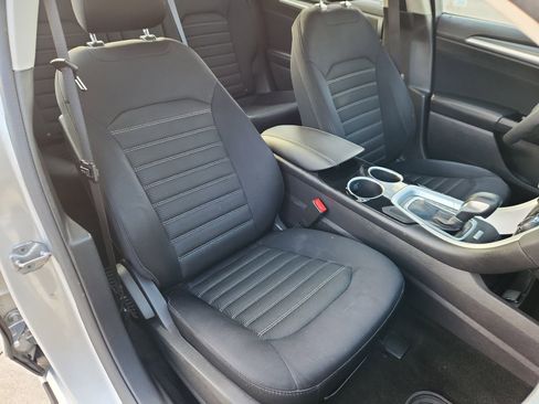 Used 2014 Ford Fusion SE image 15
