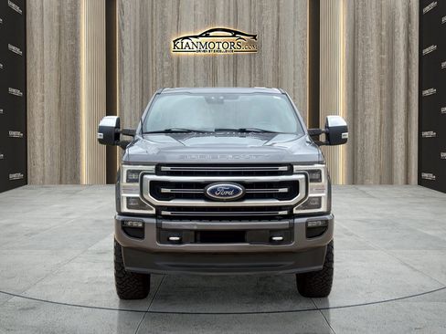 Used 2022 Ford F250 Platinum AWD/4WD image 2