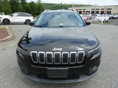 Used 2019 Jeep Cherokee Latitude w/ Cold Weather Group AWD/4WD image 2