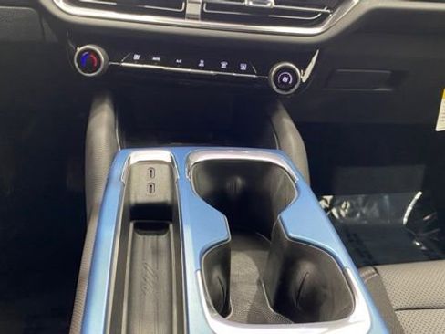 New 2026 Chevrolet Equinox EV LT image 32