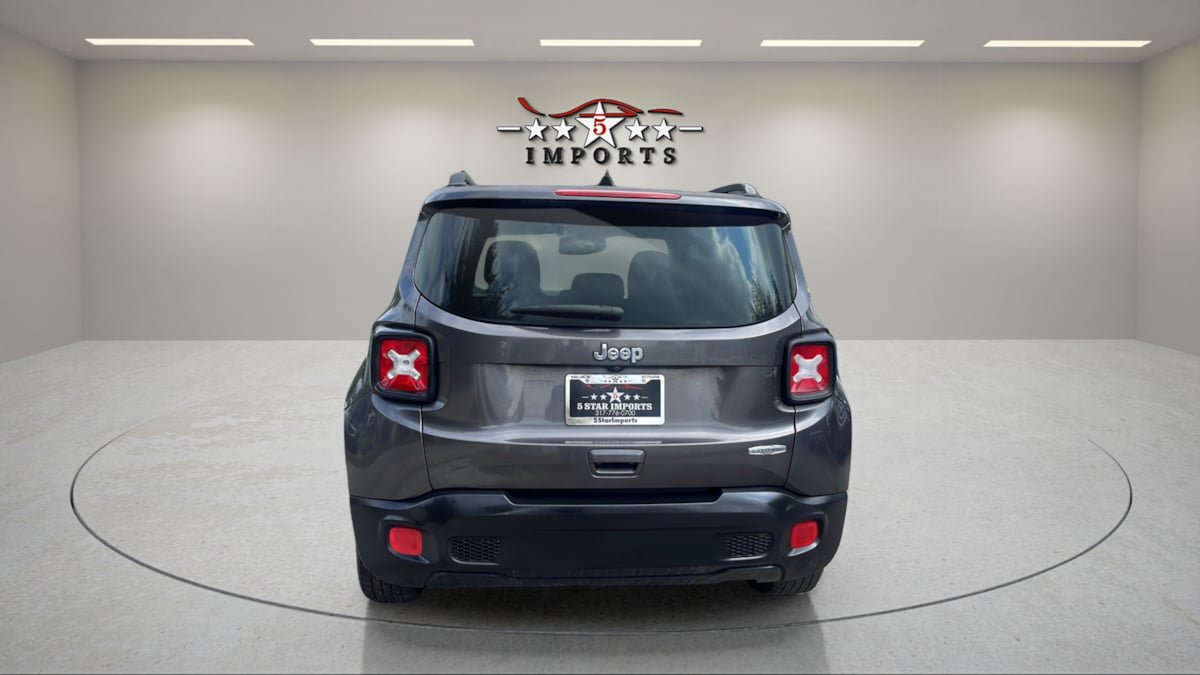 Used 2018 Jeep Renegade Latitude FWD image 4