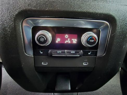 Used 2022 GMC Yukon SLT w/ SLT Luxury Package AWD/4WD image 32