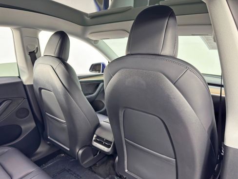 Used 2022 Tesla Model Y Long Range image 35