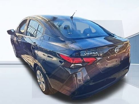 Used 2020 Nissan Versa S image 2
