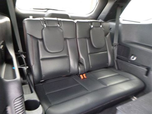 Used 2025 Ford Explorer ST-Line w/ ST-Line Street Pack AWD/4WD image 8