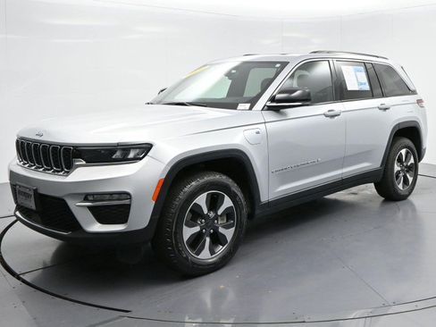 Used 2024 Jeep Grand Cherokee Limited 4xe AWD/4WD image 3