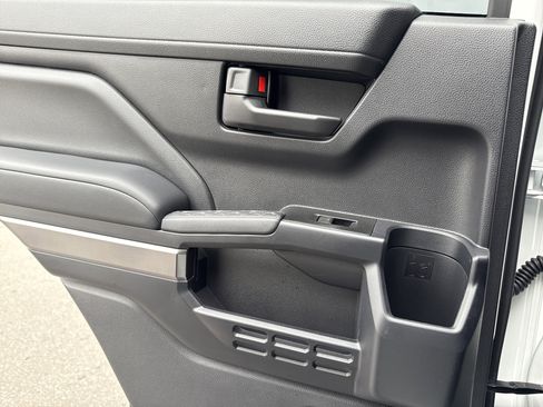 Used 2025 Toyota 4Runner SR5 image 25