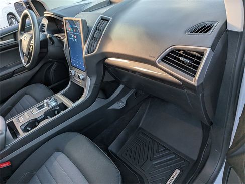 Used 2022 Ford Edge SE w/ Black Appearance Package image 21