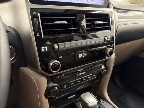 Certified 2023 Lexus GX 460 Premium w/ Accessory Package AWD/4WD image 38