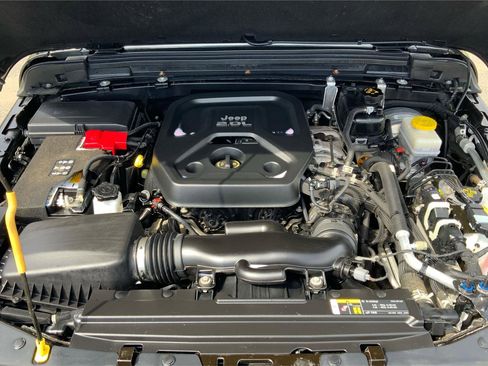 Used 2019 Jeep Wrangler Unlimited Sahara w/ Dual Top Group image 23