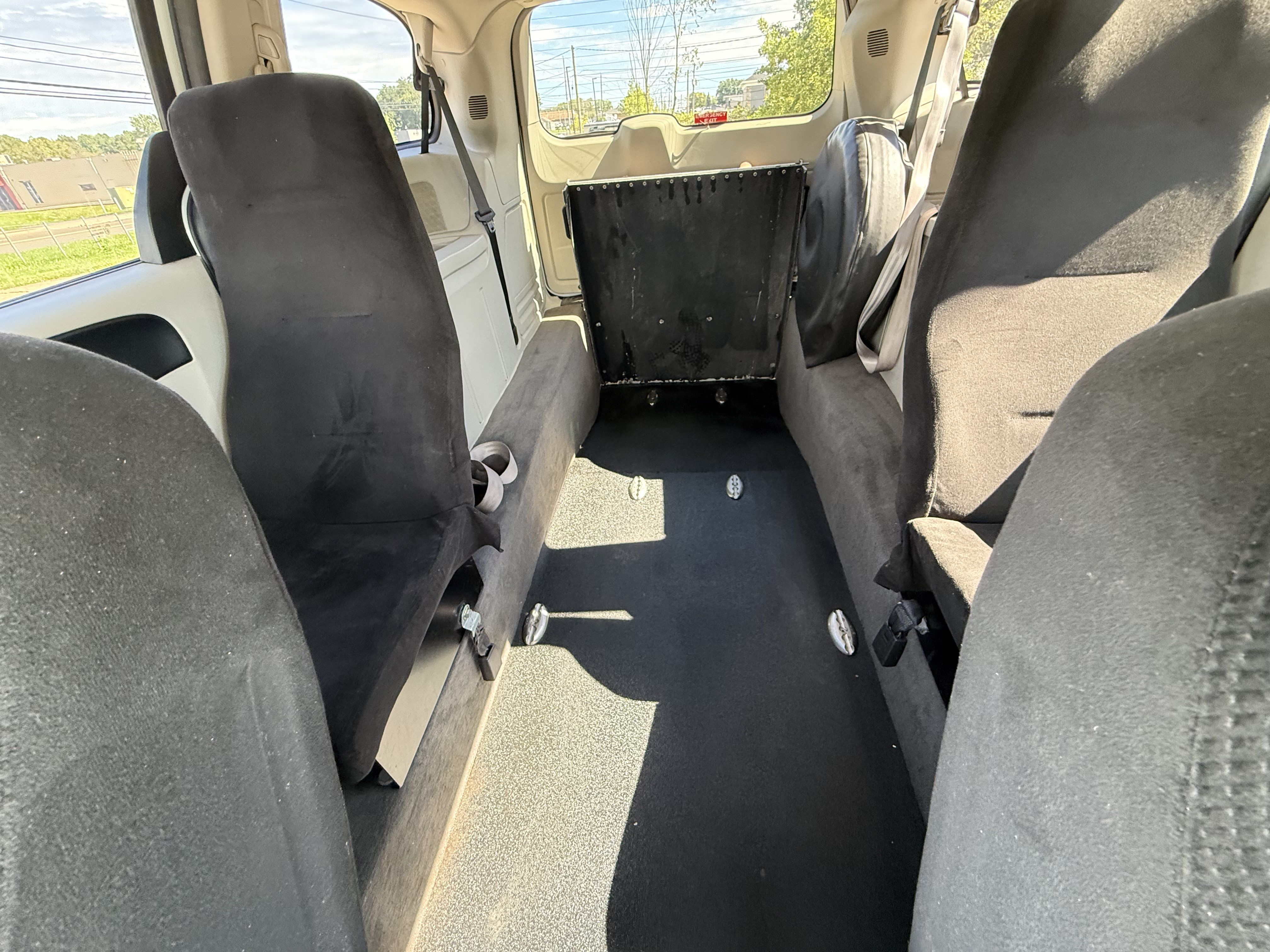 Used 2014 Dodge Grand Caravan SXT FWD image 28