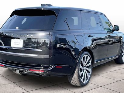 New 2025 Land Rover Range Rover Long Wheelbase SE