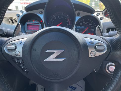 Used 2017 Nissan 370Z Touring RWD image 12