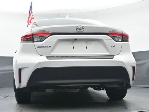 Certified 2024 Toyota Corolla LE image 31