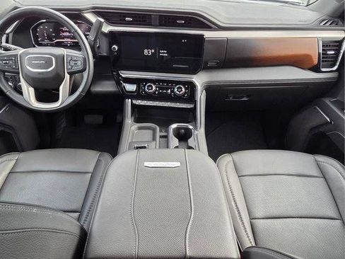 Certified 2025 GMC Sierra 2500 Denali AWD/4WD image 16