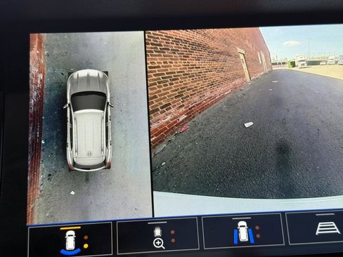 Used 2023 Buick Envision Avenir image 30