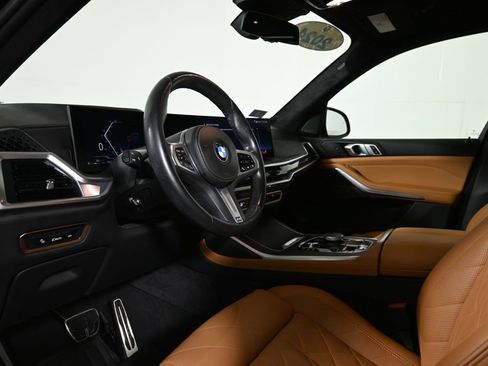 Certified 2024 BMW X7 xDrive40i w/ M Sport Package image 15