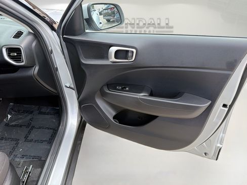 Used 2022 Hyundai Venue SE w/ Cargo Package FWD image 31