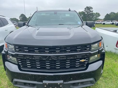 Used 2021 Chevrolet Silverado 1500 Custom RWD image 3