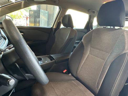 Used 2023 Nissan Rogue SV FWD image 5