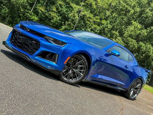 Used 2017 Chevrolet Camaro ZL1 RWD image 4