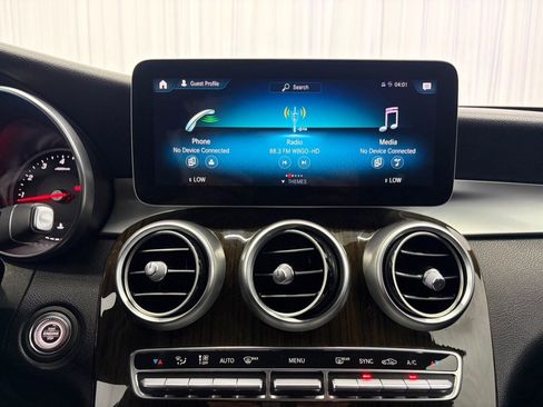 Used 2020 Mercedes-Benz GLC 300 4MATIC image 28