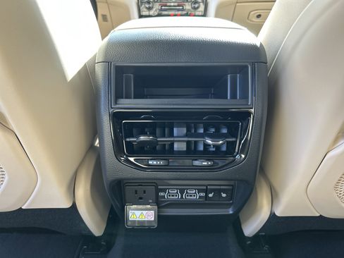 New 2025 Jeep Grand Cherokee Limited w/ Black Appearance Package image 58