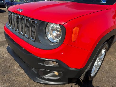 Used 2017 Jeep Renegade Latitude image 9