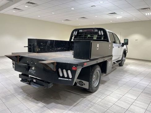 Used 2023 GMC Sierra 3500 Pro w/ Convenience Package image 5