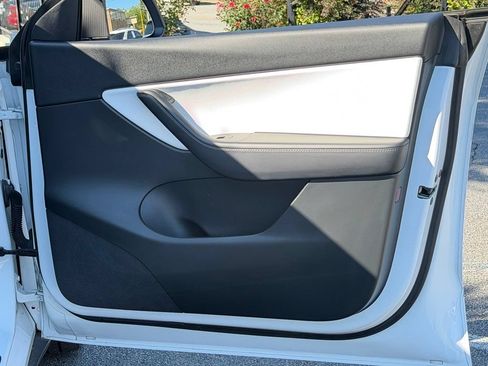 Used 2022 Tesla Model Y Performance AWD/4WD image 36