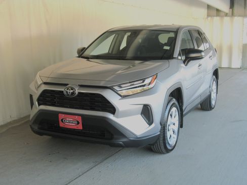 Certified 2025 Toyota RAV4 LE image 21